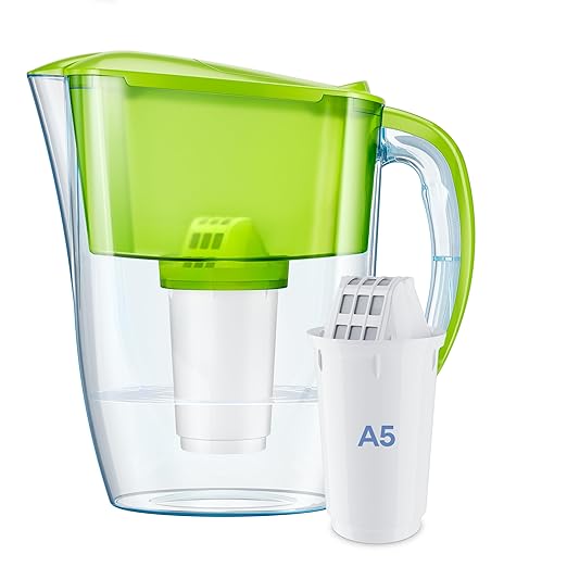 AQUAPHOR Smile Compact Fridge Water Filter Jug, Includes 1x A5 Filter Cartridge to Reduce Limescale, Chlorine & Heavy Metals, Plastic, Volume 2.9 L, Green.