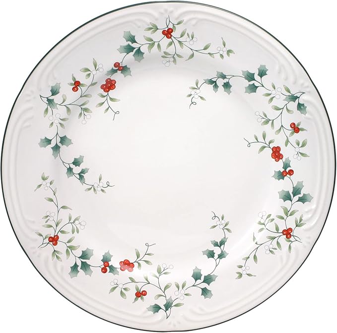 Pfaltzgraff Winterberry 10-1/2-Inch Dinner Plates, Set of 4, White