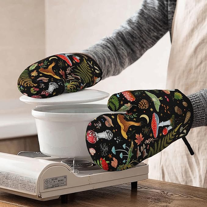 Mushroom Oven Mitts and Pot Holders Set Silicone Kitchen Gloves Potholders Heat Resistant for Chef Baking Cooking Grilling BBQ (Set of 4)