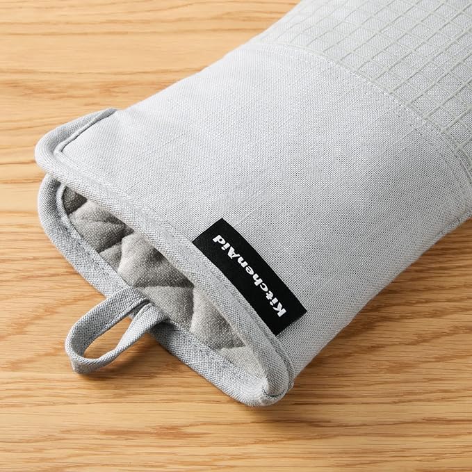 KITCHENAID Gourmet Series Gridlines Oven Mitts 2-Pack Set, Heat Resistant up to 600°F, Soft Silicone Grip, Magnetic Cuff, Matte Grey, 7"x14"