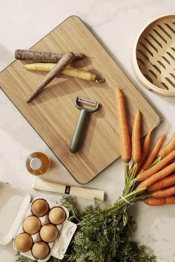 EVA SOLO | Green Tools peeler | Efficient peeler for making impressive vegetable or fruit ribbons or strips | Danish Design & Functionality | Green Tools Kitchen Gadgets & Accessories