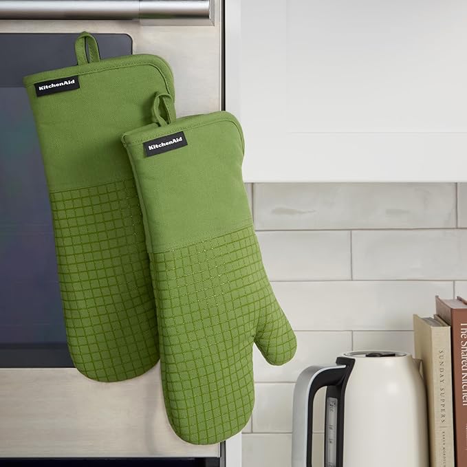KITCHENAID Gourmet Series Gridlines Oven Mitts 2-Pack Set, Heat Resistant up to 600°F, Soft Silicone Grip, Magnetic Cuff, Matcha Green, 7"x14"