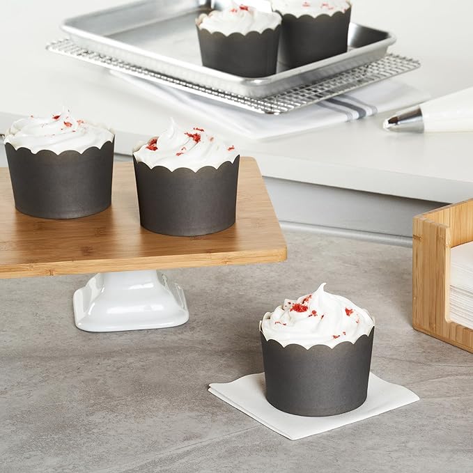Restaurantware Baking Cups 200 Pack of 10 oz Paper Cupcake Liners Greaseproof Scalloped Oven-Safe Elegant Dessert Muffin Cups Disposable for Parties