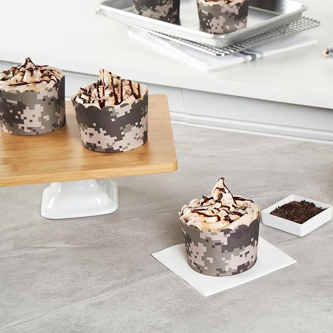 Restaurantware Baking Cups 200 Pack of 10 oz Paper Cupcake Liners Greaseproof Scalloped Oven-Safe Elegant Dessert Muffin Cups Disposable for Parties