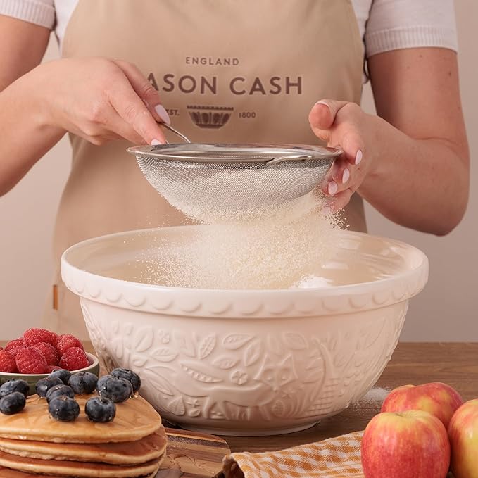 Mason Cash In the Forest S12 (4.25 Qt) Embossed Mixing Bowl | Fox (Cream)