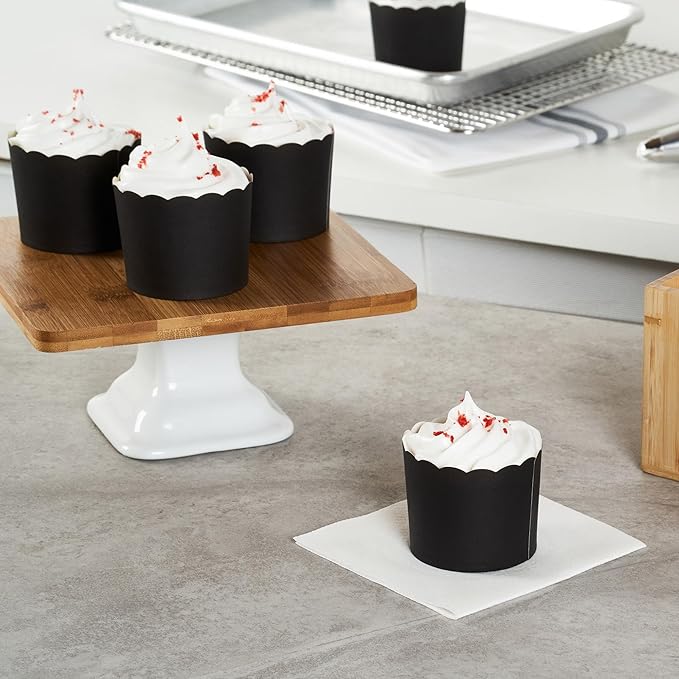 Restaurantware Baking Cups 200 Pack of 6 oz Paper Cupcake Liners Greaseproof Scalloped Oven-Safe Elegant Dessert Muffin Cups Disposable for Parties