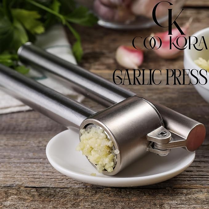 Garlic Press, Garlic Mincer, Ergonomic Handheld Garlic Crusher, Dishwasher Safe Stainless Steel Kitchen Tool