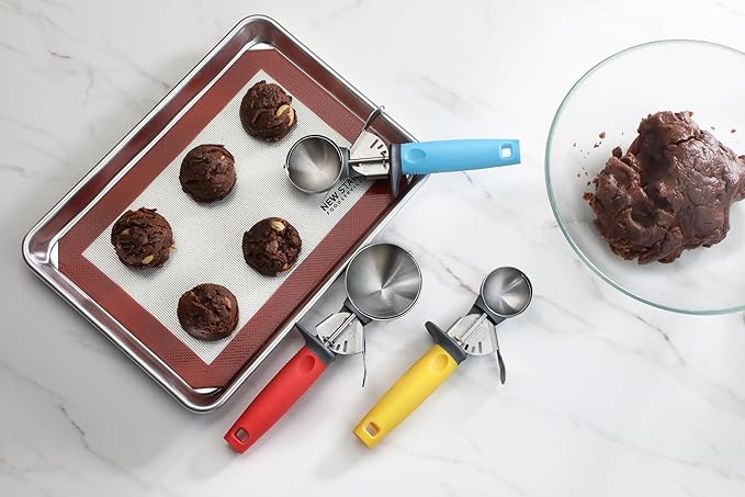 New New Star Foodservice Commercial-Grade Thumb Press Food Disher/Ice Cream Scoop, 3-Pack, #8 Red + #16 Blue + #30 Yellow, 18-8 Stainless Steel, NSF Certified