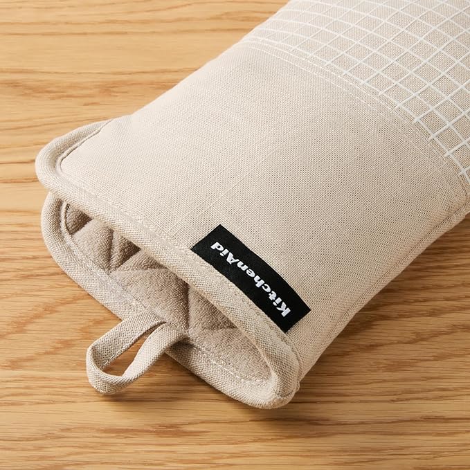 KITCHENAID Gourmet Series Gridlines Oven Mitts 2-Pack Set, Heat Resistant up to 600°F, Soft Silicone Grip, Magnetic Cuff, Milkshake Tan, 7"x14"