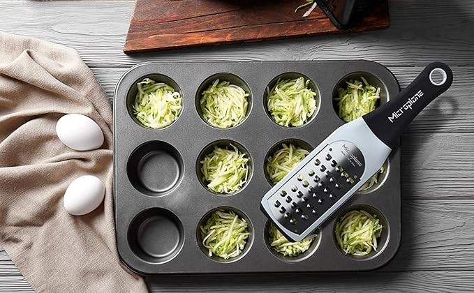 Microplane Artisan Series Cheese Grater and Zester (Extra Coarse, White)