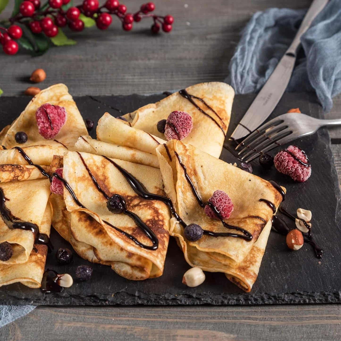 Moss & Stone Electric Crepe Maker – 8” Portable Crepe Pan Nonstick with Dipping Plate, Auto Shut-Off, On/Off Switch, Even Heating & One Automatic Temperature Control – Compact Crepe Maker