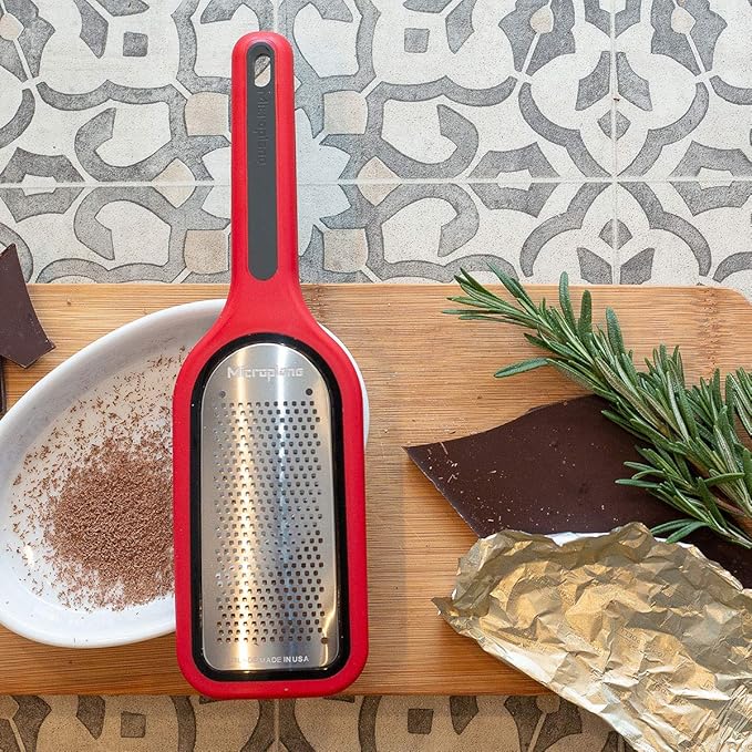 Microplane Select Series Fine Blade Cheese Grater (Red)