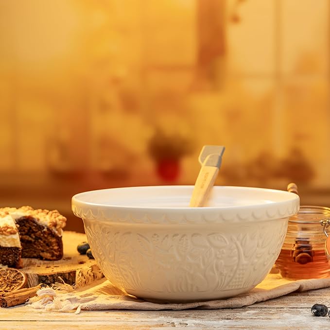 Mason Cash In the Forest S12 (4.25 Qt) Embossed Mixing Bowl | Fox (Cream)