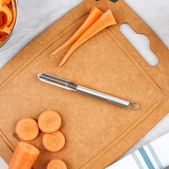 Restaurantware Stainless Steel Straight Vegetable Peeler - German Standard - Double Edged Kitchen Peeler Dishwasher Safe, Sharp Blades - Potato Peeler for Potato, Apple, Cucumber