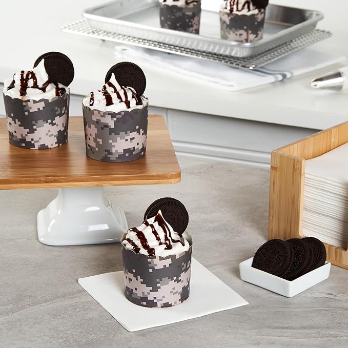 Restaurantware Baking Cups 200 Pack of 6 oz Paper Cupcake Liners Greaseproof Scalloped Oven-Safe Elegant Dessert Muffin Cups Disposable for Parties