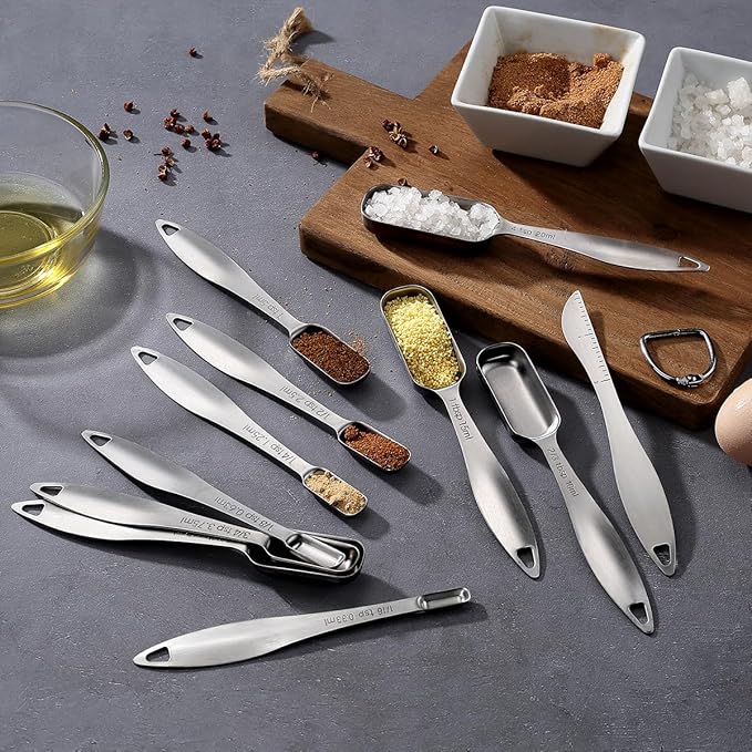 Measuring Cups and Spoons Set of 24 Piece in 18/8 Stainless Steel, Heavy Duty 8 Measuring Cups, 10 Measuring Spoons, 1 Leveler & 5 Mini Measuring Spoons Ideal for Dry and Liquid Ingredients