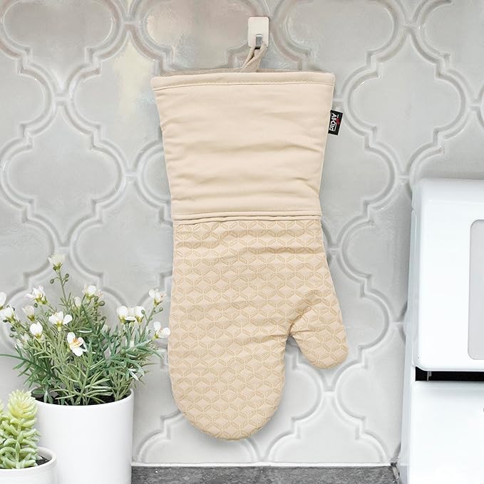 All-Clad Premium Ogee Silicone Printed Oven Mitt: Heat Resistant to 500 Degrees - 100% Cotton and Silicone, 14"x7" Oven Mitt for Kitchen and Barbeque, 2-Pack, Toast