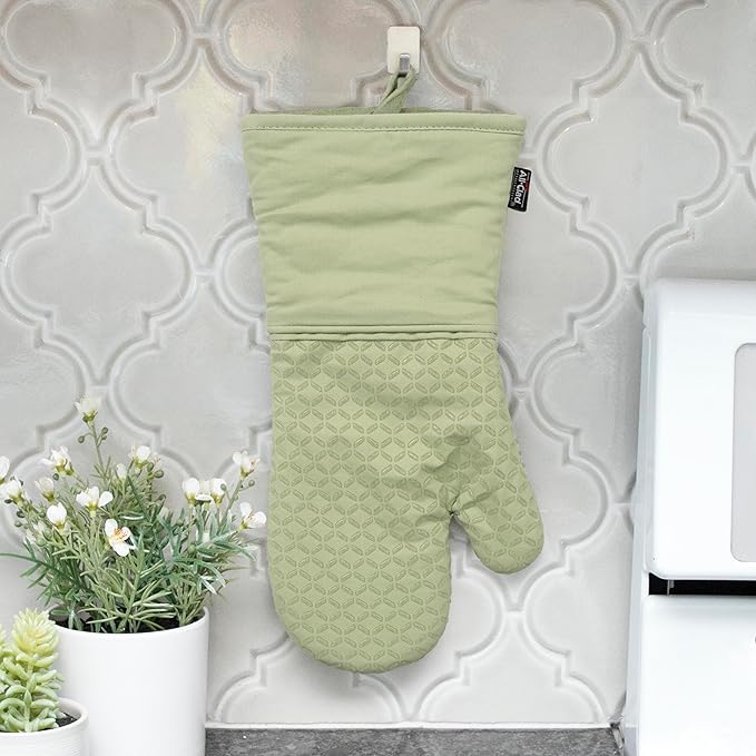All-Clad Premium Ogee Silicone Printed Oven Mitt: Heat Resistant to 500 Degrees - 100% Cotton and Silicone, 14"x7" Oven Mitt for Kitchen and Barbeque, 2-Pack, Fennel