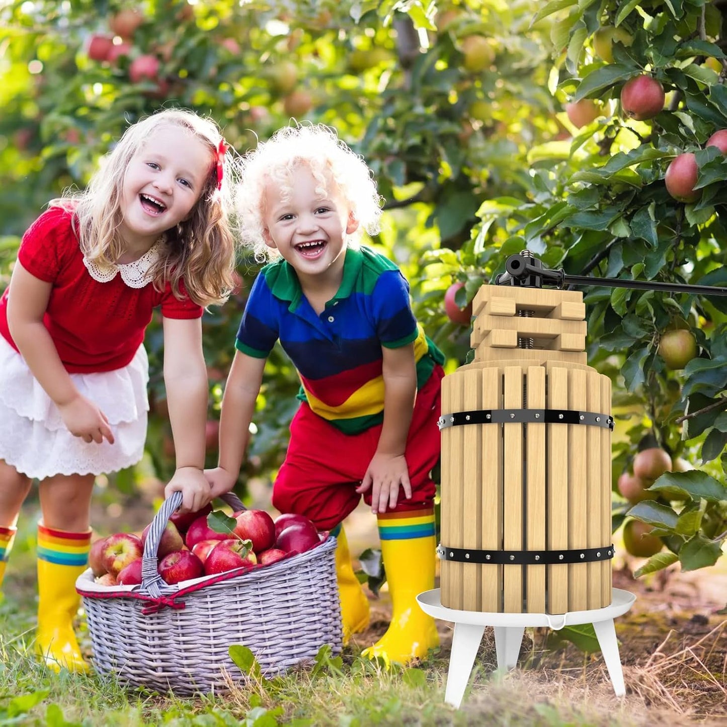 SQUEEZE master Fruit Press-4.75Gallon/18L-Solid Wood Basket Wine Press-Vintage traditional juicer-6 Press Wooden Blocks-Pole Handle Bar for Juice,Wine,Cider-1 free filter bag included