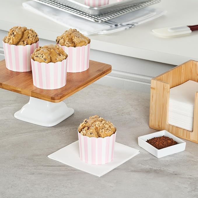 Restaurantware Baking Cups 200 Pack of 6 oz Paper Cupcake Liners Greaseproof Scalloped Oven-Safe Elegant Dessert Muffin Cups Disposable for Parties