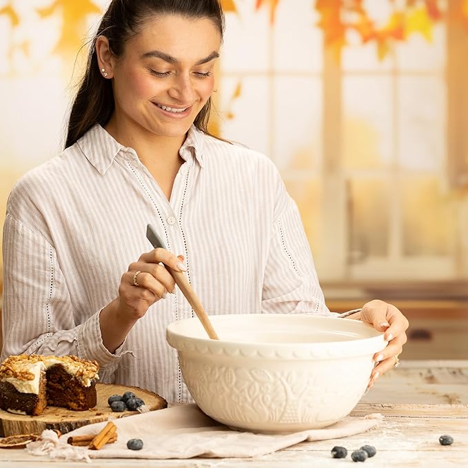Mason Cash In the Forest S12 (4.25 Qt) Embossed Mixing Bowl | Fox (Cream)