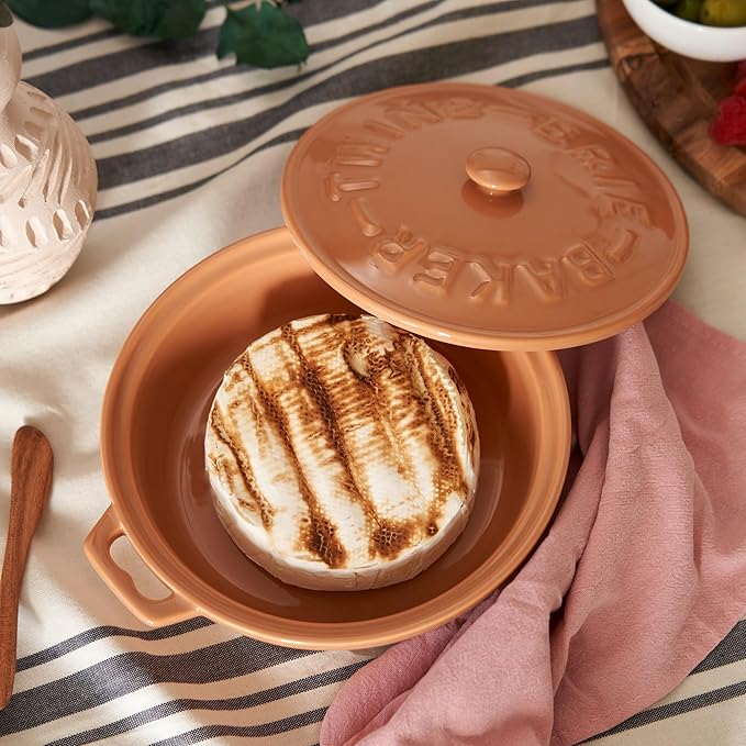 Twine Ceramic Brie Baker with Wood Spreader, Brie Baking Tools with Lid Bakeware Sets, Terra Cotta Ceramic, Kitchen Set of 1