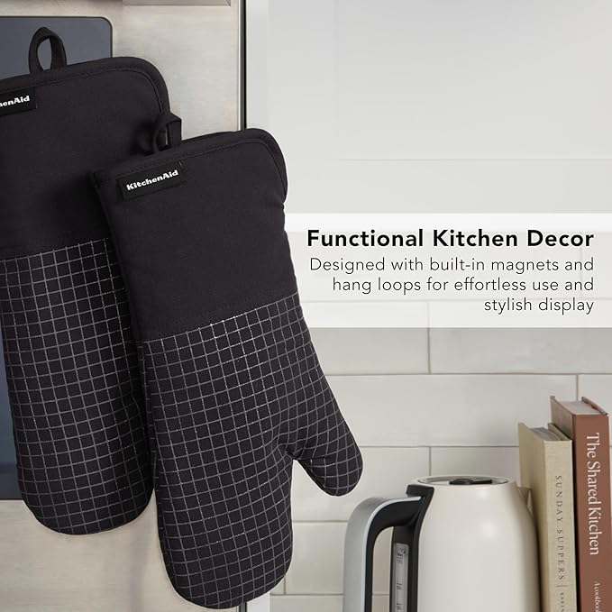 KITCHENAID Gourmet Series Gridlines Oven Mitts 2-Pack Set, Heat Resistant up to 600°F, Soft Silicone Grip, Magnetic Cuff, Matte Black, 7"x14"