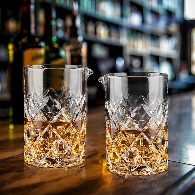 2 Pack Cocktail Mixing Glass, 18.5oz Crystal Mixing Glasses, Thick Bottom Accessories for Whiskey Manhattan Martini