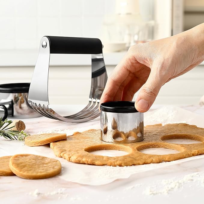Spring Chef Multifunctional 1.7 Tablespoon Medium Cookie Scoop, #40 & Large Dough Blender & Biscuit Cutter Set - 2 Product Bundle - Black