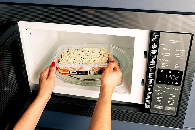 GIOTTO FreshStack 4-Piece Rectangular Food Storage Container Set with Lids 9oz, 15.5oz, 37oz, 76oz - BPA Free - Dishwasher, Microwave and Freezer Safe Stackable