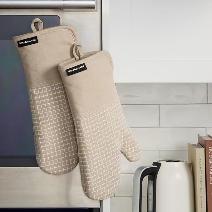 KITCHENAID Gourmet Series Gridlines Oven Mitts 2-Pack Set, Heat Resistant up to 600°F, Soft Silicone Grip, Magnetic Cuff, Milkshake Tan, 7"x14"