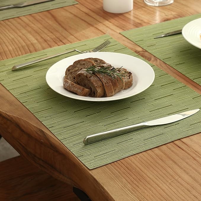 Leetaltree Pea Green Placemats Set of 4 - Heat Resistant Non-Slip Place mats for Dining Table, Washable Durable PVC Vinyl Woven Table Mats（Pea Green, 4）