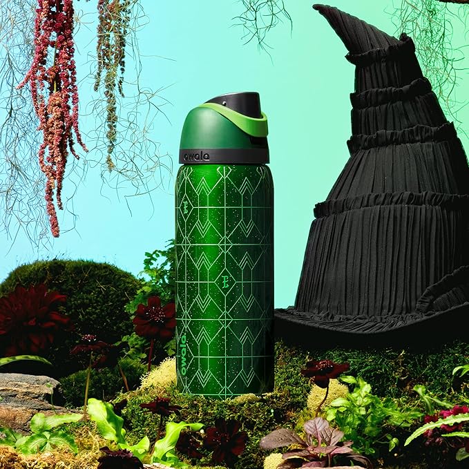 Owala Wicked FreeSip Insulated Stainless Steel Water Bottle with Straw for Sports and Travel, BPA-Free Sports Water Bottle, 32 oz, Elphaba (Green)