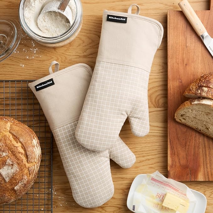 KITCHENAID Gourmet Series Gridlines Oven Mitts 2-Pack Set, Heat Resistant up to 600°F, Soft Silicone Grip, Magnetic Cuff, Milkshake Tan, 7"x14"