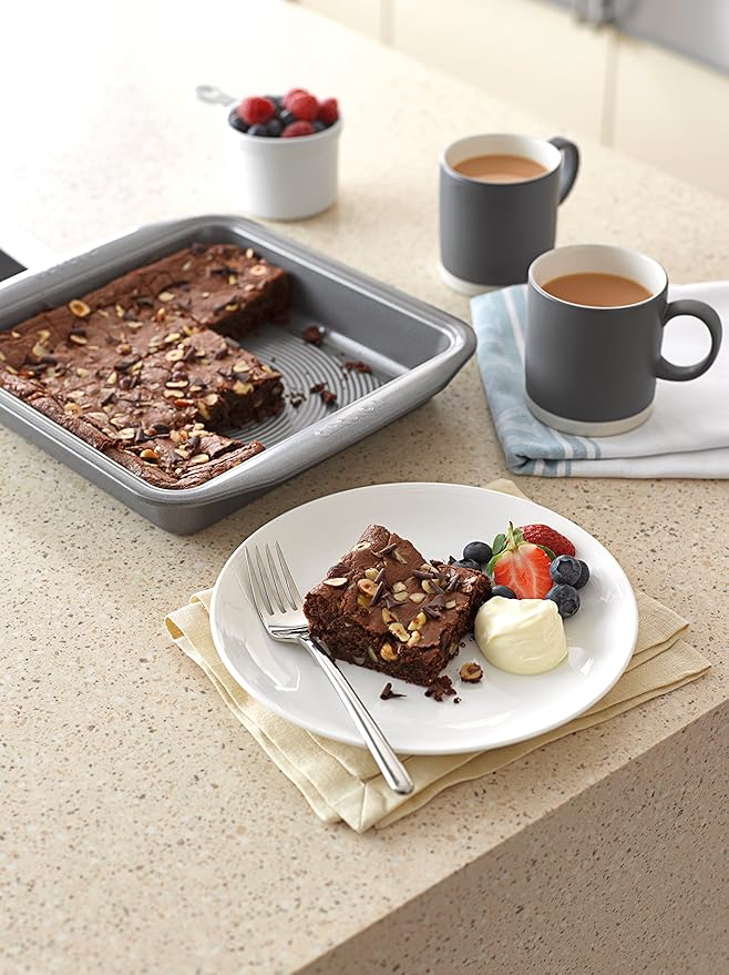 Circulon Loose Base Round Cake Tin, 22 x 22 x 9.5 cm
