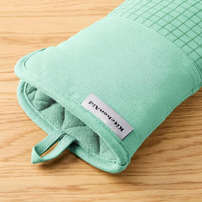 KITCHENAID Gourmet Series Gridlines Oven Mitts 2-Pack Set, Heat Resistant up to 600°F, Soft Silicone Grip, Magnetic Cuff, Color of The Year, Spearmint, 7"x14"