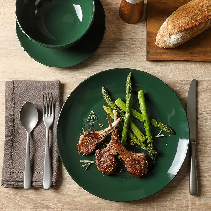 Gibson Home Simple Essential (Service for 4) 12 Piece Plates and Bowls Porcelain Solid Color Dishes Ceramic Dinnerware Set - Hunter Green
