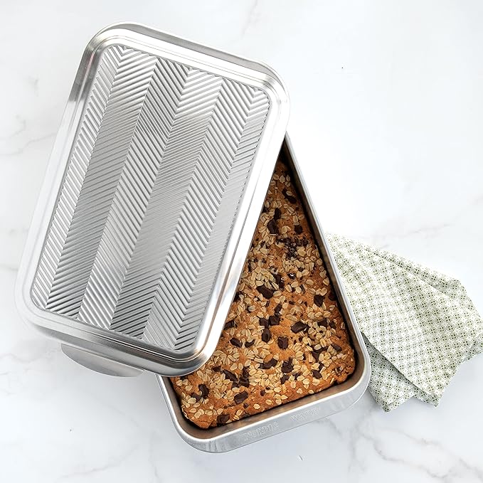 Nordic Ware 9x13 with Prism Metal Lid